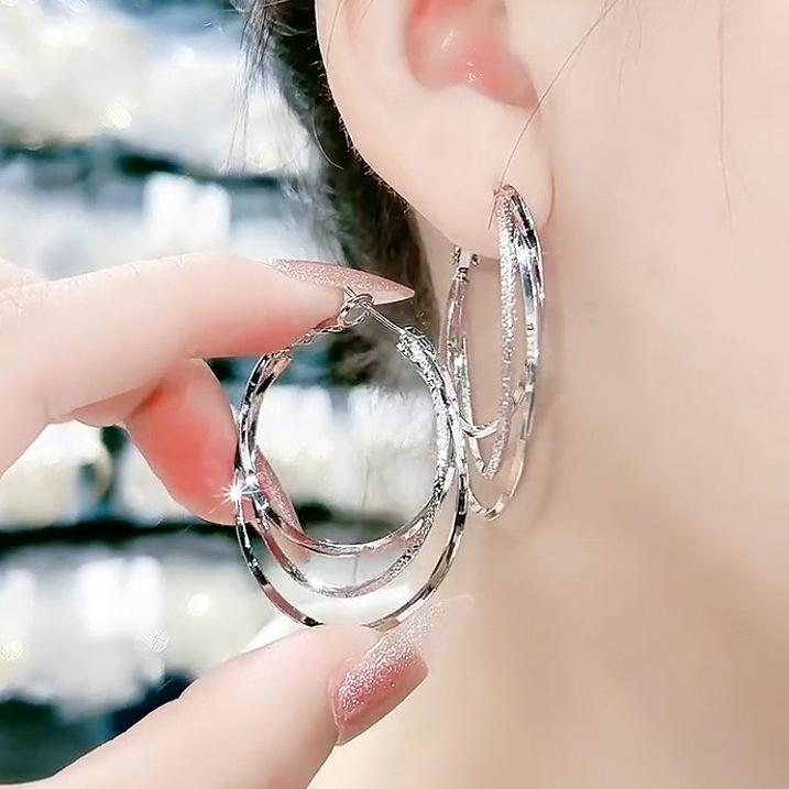 Trendy třívrstvé kruhové náušnice: Luxusní, Odvážné, Přehnané kruhové náušnice visací