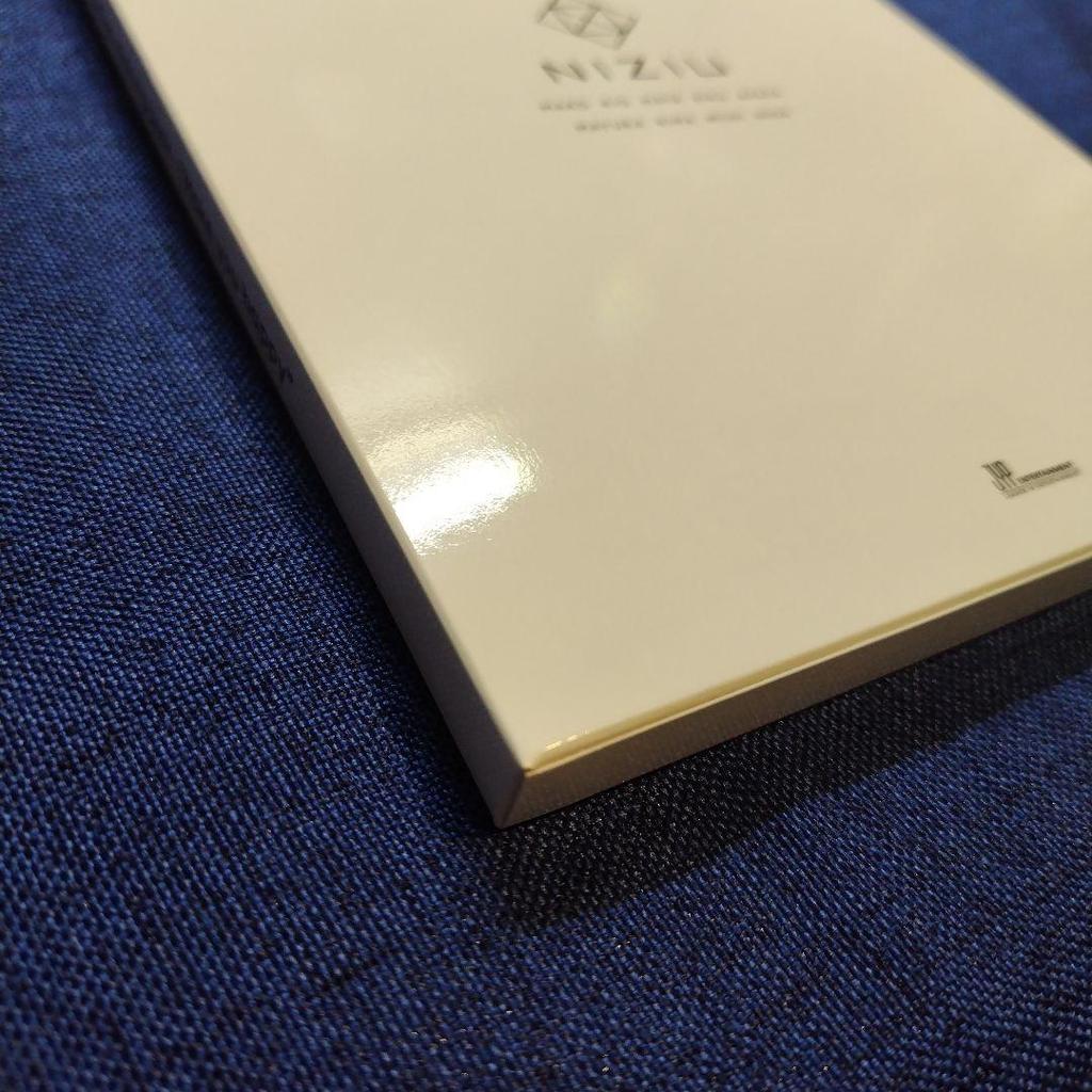 [USED] NiziU Make You Happy Photobook Official