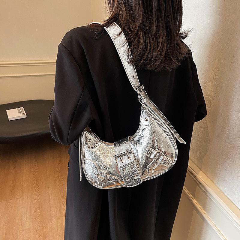 Crescent Commuter Fashion Biker Single Shoulder Women's Bag Rivets Personality Pleats Armpit Crossbody Bag