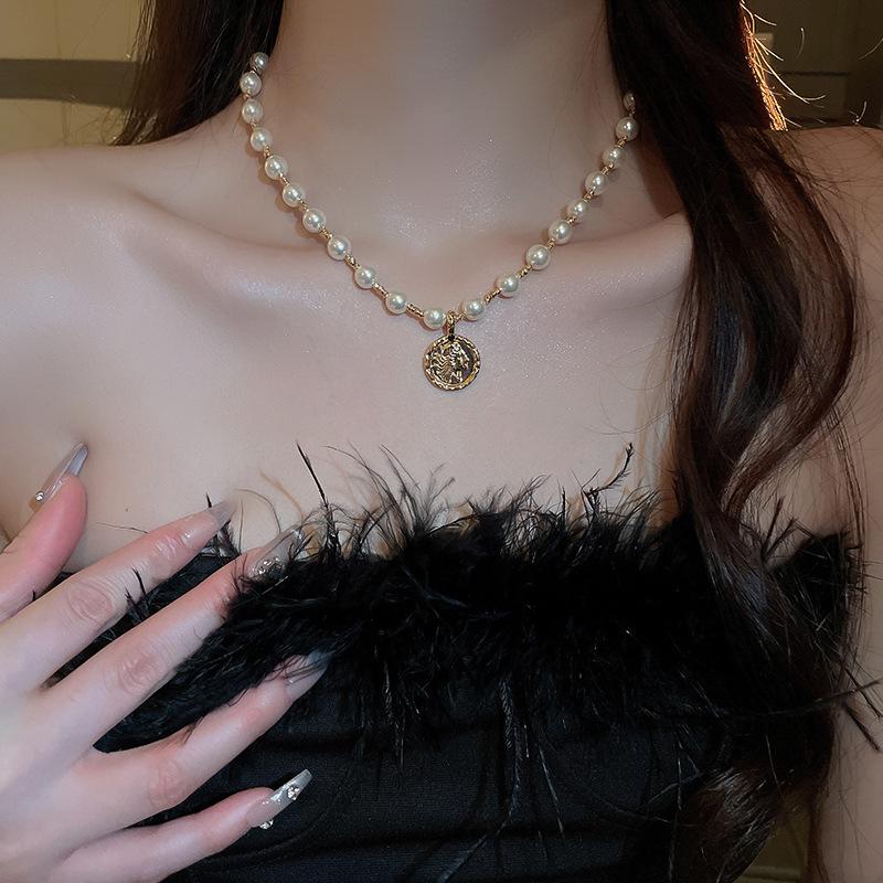 Real gold electroplated pearl beaded bow necklace niche versatile commuter collarbone chain fashion high-end jewelry women