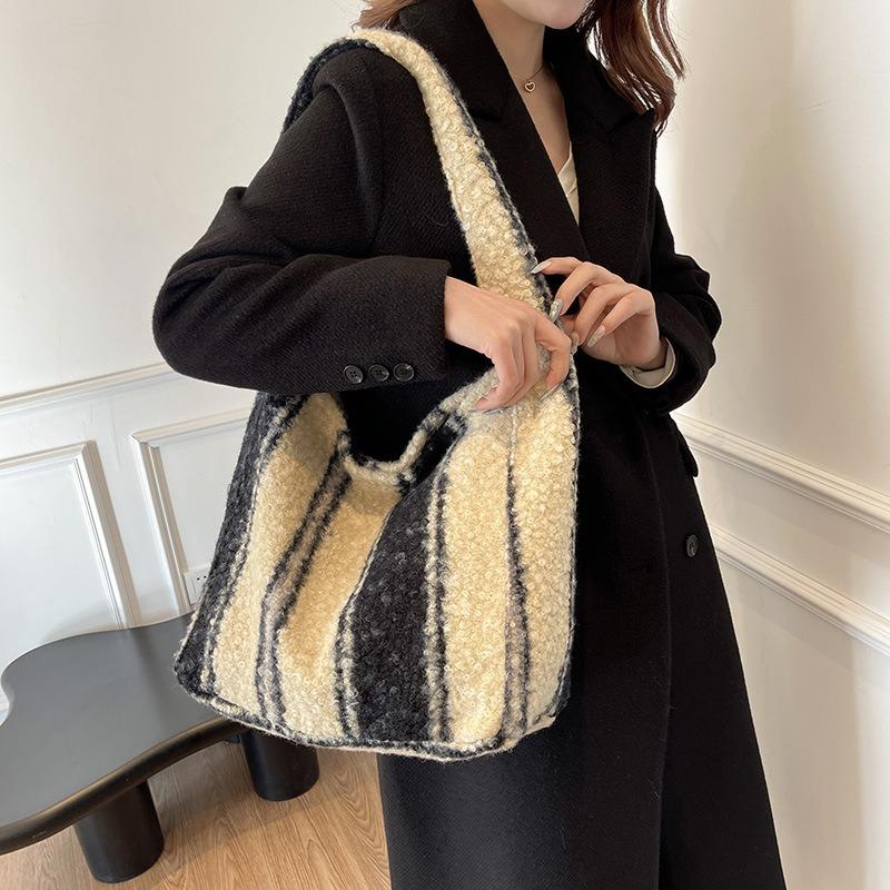 Lamb Wool Plush Bag Women's Large-capacity New Autumn and Winter Versatile Shoulder Bag Alphabet Commuter Tote Bag