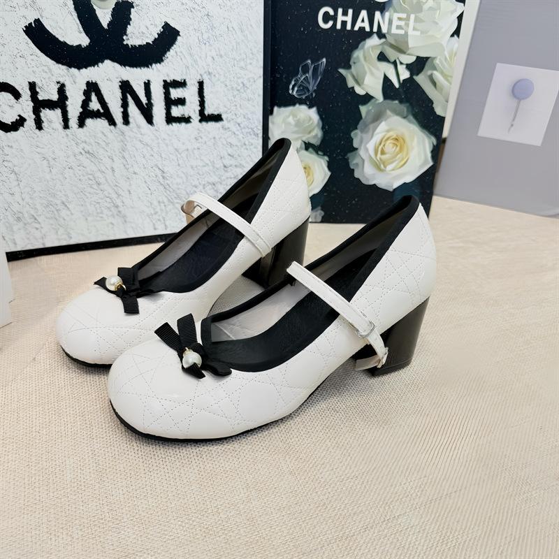 

New women s shoes high heels fashion wear bow bar pearl bud dance shoes thick heel trendy lace-up bag head sandals single shoes 35