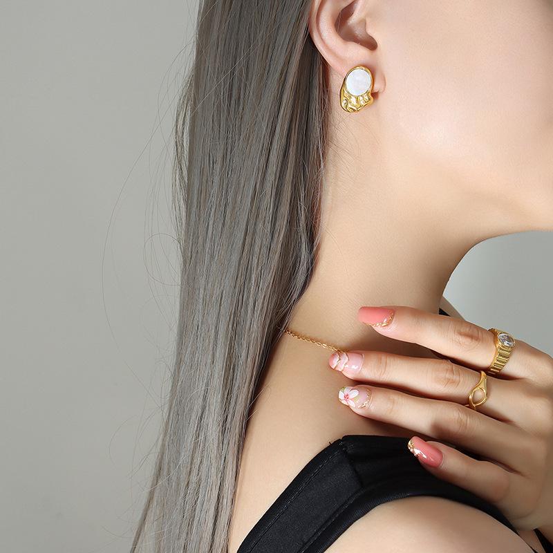 Korean-Inspired Irregular Mother-of-Pearl Pendant Necklace & Earring Gold-Plated Set