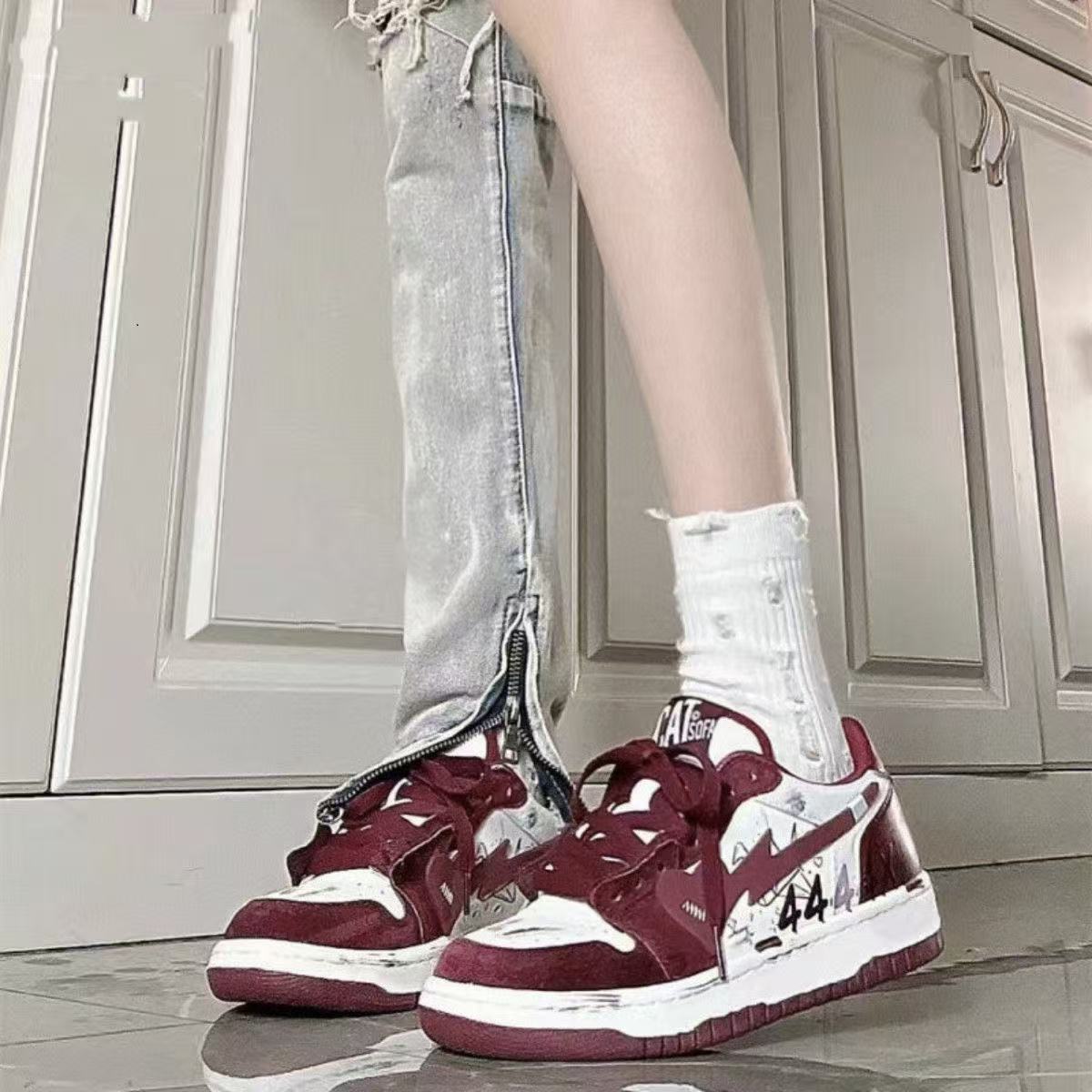 

Кеды в студенческом стиле весна и осень ретро бордовые туфли платформа нишевый дизайн повседневная обувь 35【foot length 22.5cm】 бордовый