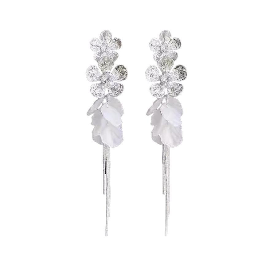 Super flash zircon flower shell fringed earrings women's seaside vacation wind stud earrings are beautiful ears