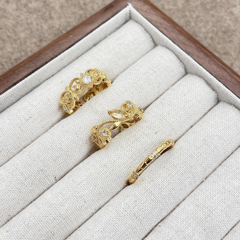 Xiaohongshu's Iris Hollow Ring: 2024 Fashion Luxury, Unique Personality, Versatile Accessory.