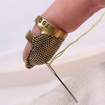 Regulowany miedziany ochraniacz na palec do szycia ręcznego i haftu krzyżykowego