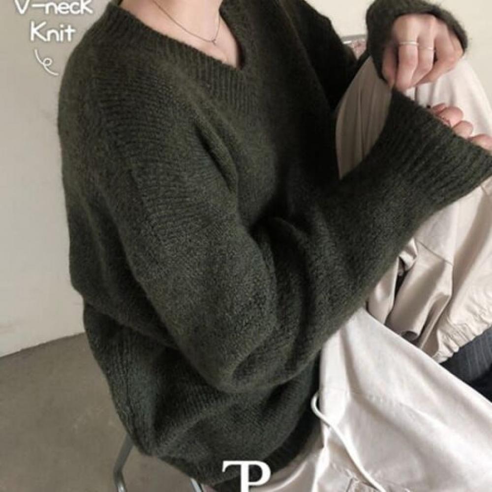 The Pink Women Loose Fit V Neck Long Wool Knit