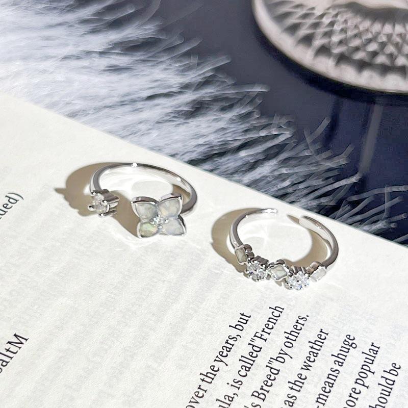 Noble Four-Leaf Clover Mother-of-Pearl Ring: High-End Temperament Cool Style for Women