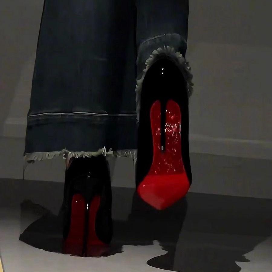 Zapatos de tacón alto de aguja con pedrería de suela roja para hermana real, zapatos de salón sexy negros de charol puntiagudos nuevos de otoño 2024 para hombres y mujeres