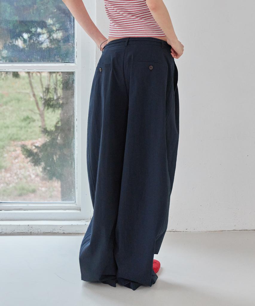 Leondeondada Nylon Pintuck Balloon Slacks, Navy
