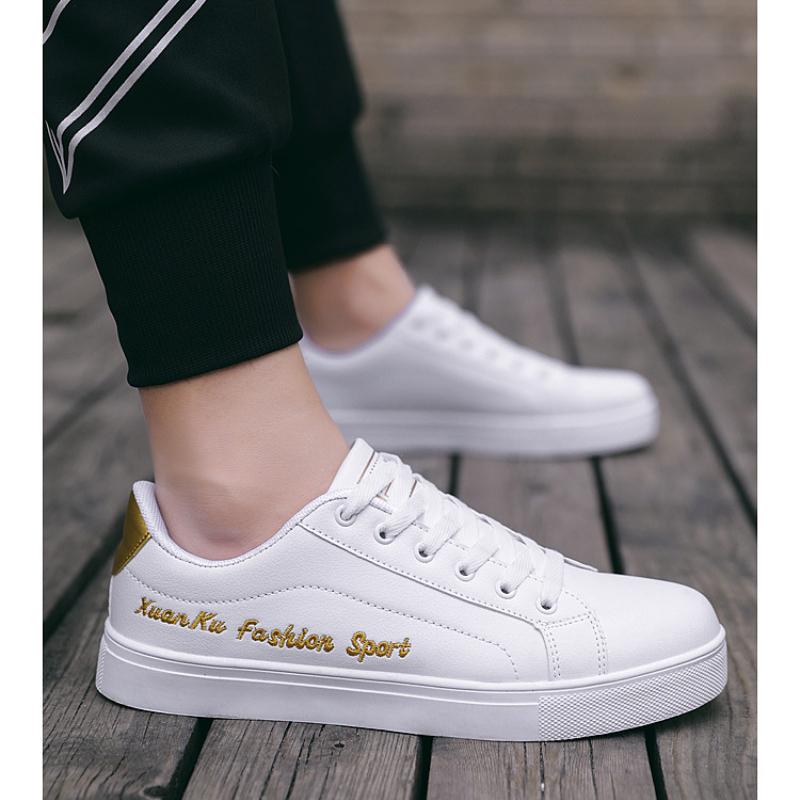 Nové bílé pánské boty, jarní pánské boty, ležérní pánské nízké tenisky