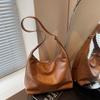 High-End Retro Crossbody Tote: Versatile, Trendy, Large Capacity for Women - Perfect for Class and Commute