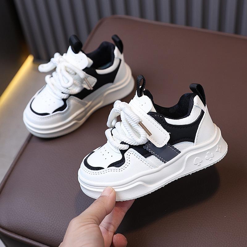 

Children s white sneakers, new spring and autumn models, mesh breathable sports shoes for young boys and girls, running shoes wholesale 26-30Code1Hand5Double sta чорний