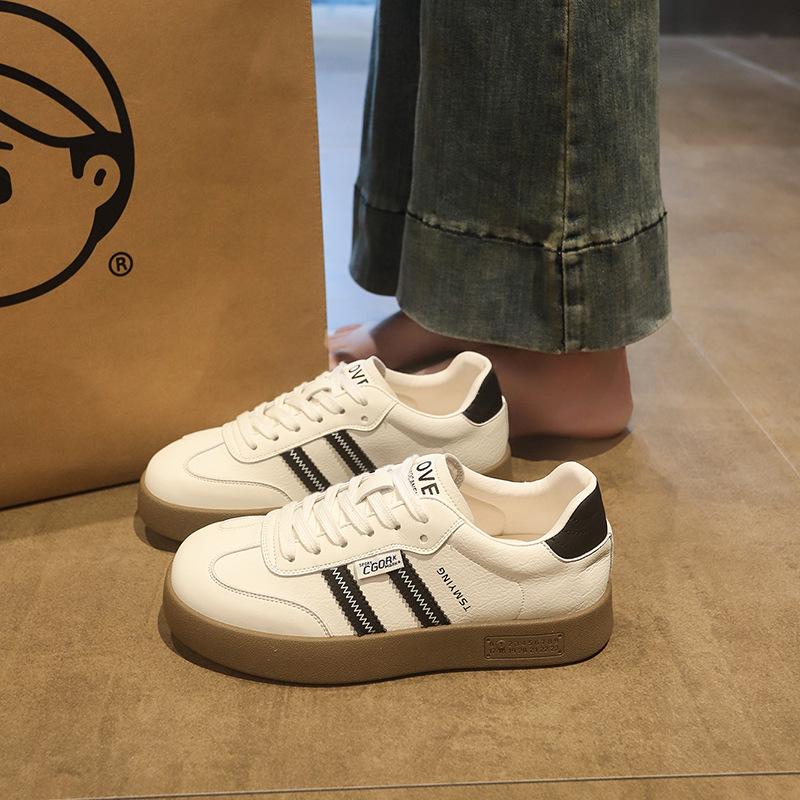 Autumn New Versatile Flat-bottomed Student Sports Board Shoes Women's Sports Breathable Fashion Little White Shoes Women