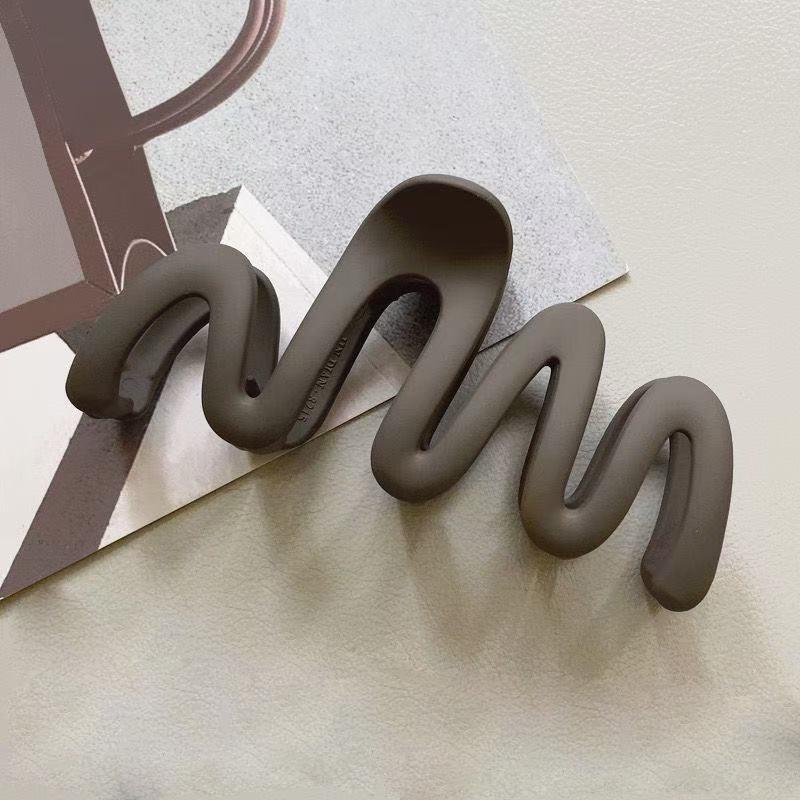 Bailu 2024 Wave Hair Claw Clip for Women - Large Headwear Shark Clip for Updo