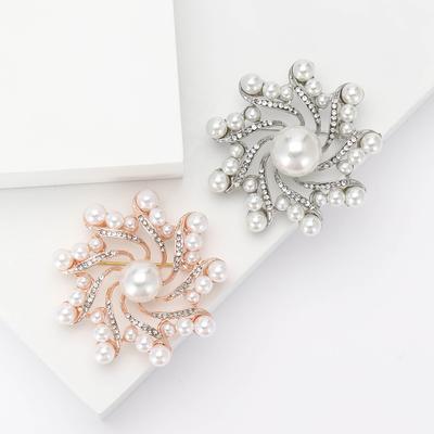 Mode Legierung Perle Blume Brosche Elegant Temperament Damen Anzug Schal Korsage Ornament Anstecknadel