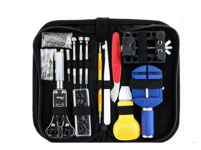 

Набір інструментів для ремонту годинників з 147 предметів з відкривачем та сумкою для інструментів для домашнього використання