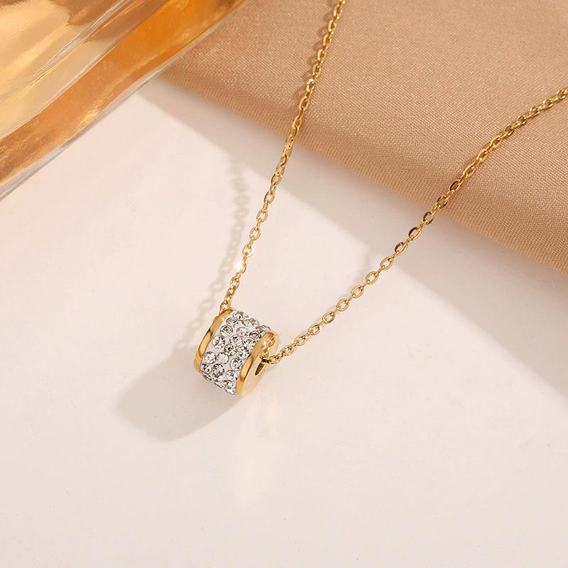 Minimalist Real Gold Necklace: Slim Waist, Diamond Clavicle Chain with Rotating Decompression Feature for Women
