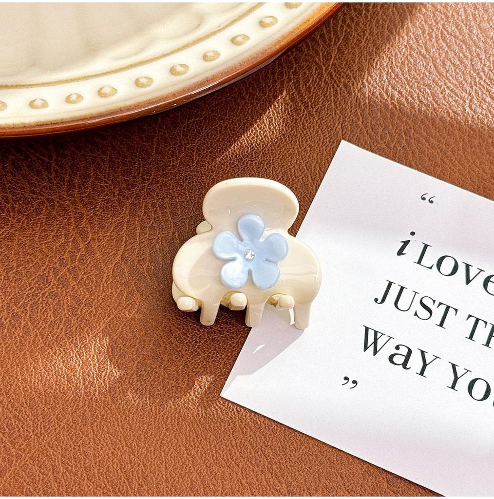 Elegant Koreansk Stil Fjäril Och Blomma Hårklämma För Kvinnor Med Mjuk Skonsam Design