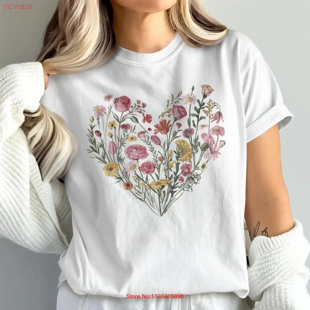 Heart Shaped Floral T Shirt Cute Flower Unisexs Trendy Spring Summer Fashion Casual Outfit For Her Boho Style Vintage