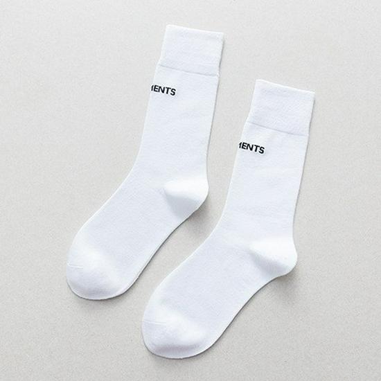 

Rose Red Women s Mid-Calf Korean Trendy Letter Sports Socks - Breathable & Sweat-Absorbent One Size