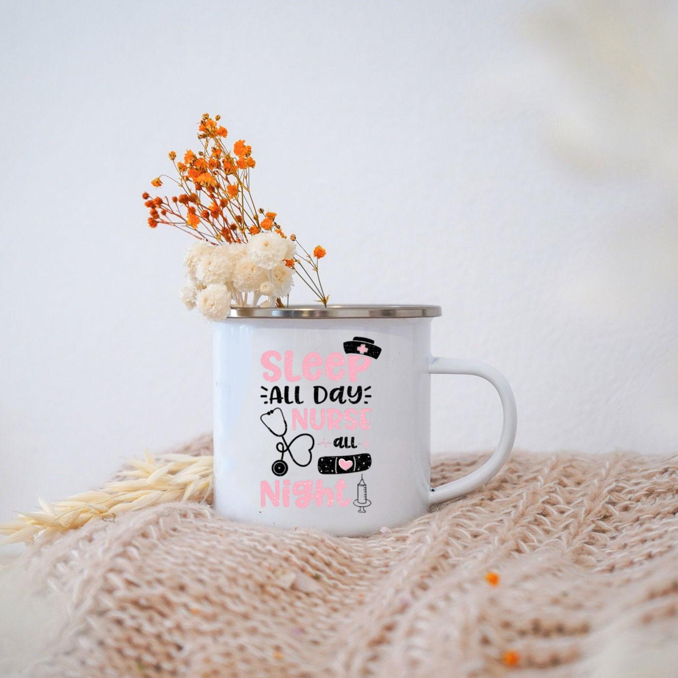 

Эмалированная кружка Sleep All Day Nurse All Night для кемпинга с ручкой на заказ для тети медсестры на день рождения, идеальные подарки на День медсестер 301-400ml
