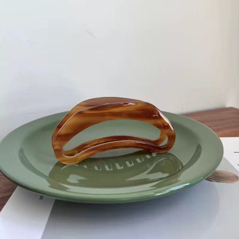 Grande Pinza per Capelli a Mezzaluna Nera con Stampa Leopardo ed Etichetta Coreana Oro