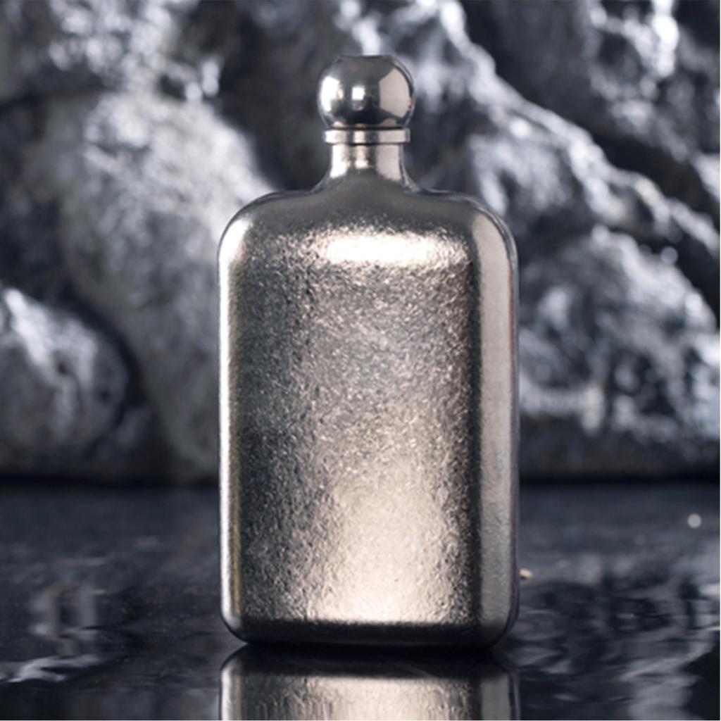 Titanium Flask 230ml with Funnel Ultra-Light Portable Wine Flask Health Selection Whiskey Flask for
