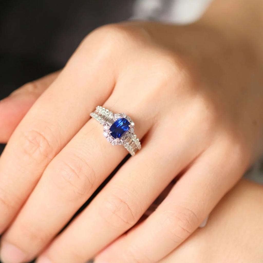 BELLA BOX Fortschrittlicher Designerstil Eingelegt mit Imitation Natur Königlicher Blauer Ring, Taubenblutroter Diamantfarbener Schatzring, Damenring