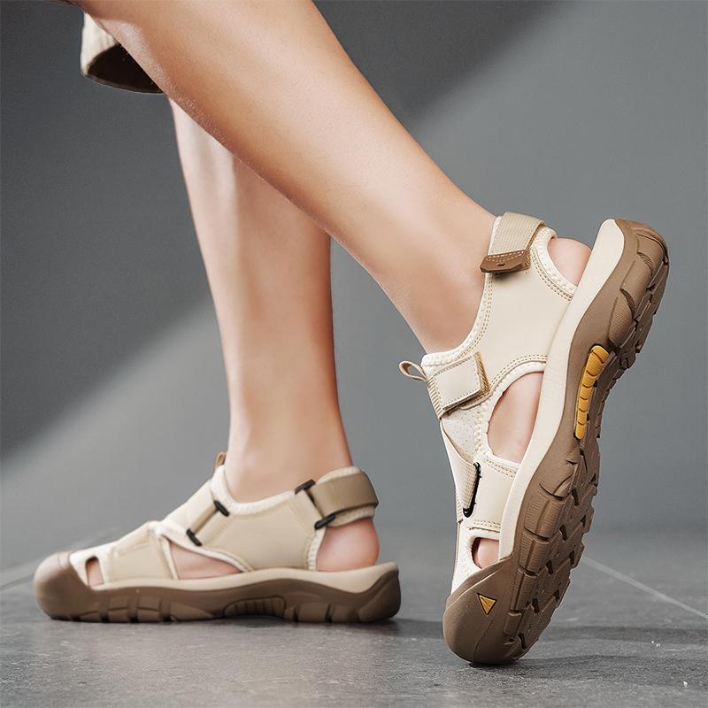 Summer Men Sandals Handmade Leather Hiking Outdoor Beach Shoes Fashion and Casual Sandals Men's Summer Shoes Sandals