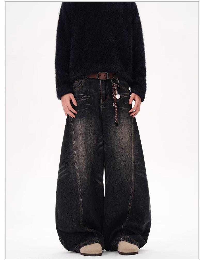 Jeans Unisex in Denim Lavato Retrò: Pantaloni dritti, larghi, a gamba larga con un look cool di alta gamma