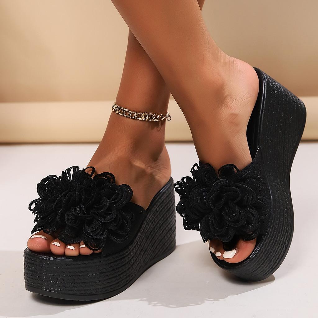Summer Flat Flower Toe Post Sandals With Rubber Sole For Women