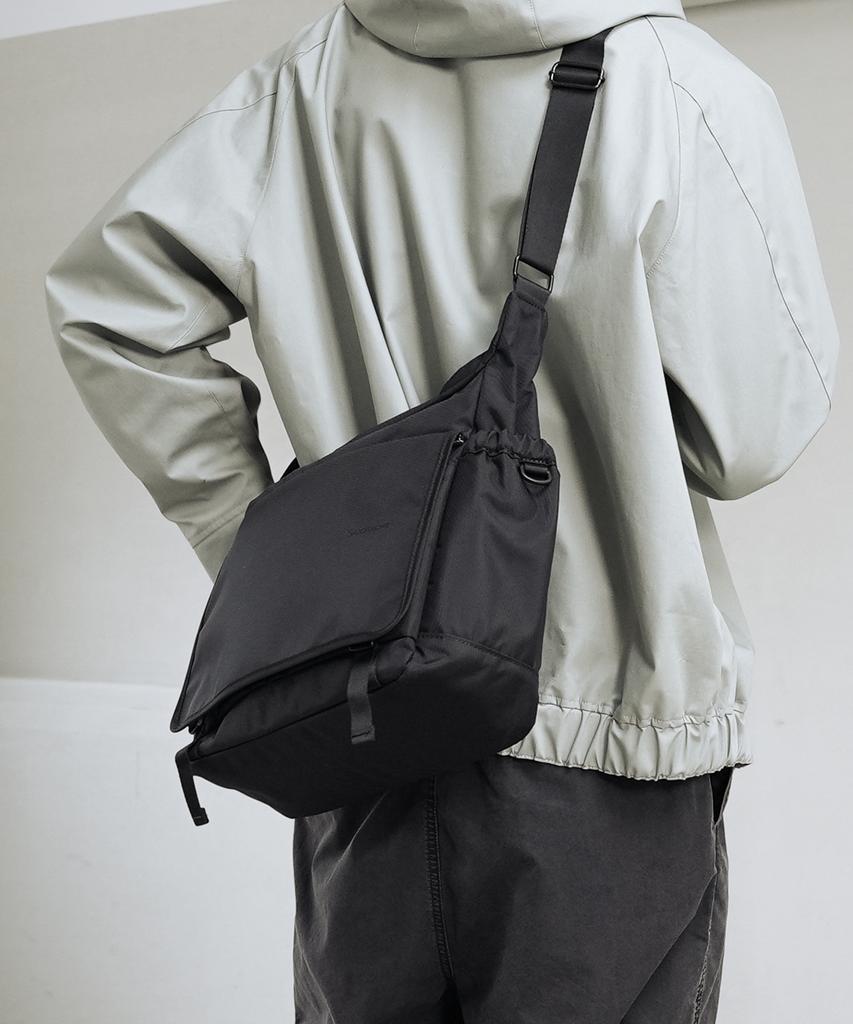Scoupe Kimu Ki-Hoon X Scoupe Authentic Messenger Bag