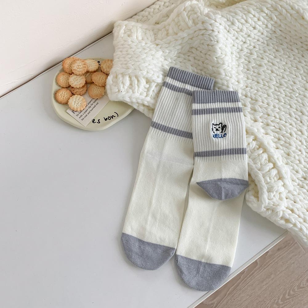 1 Pair Cartoon Cat Printed Kawaii Socks Women College Style School Girls Cute Socks Casual Harajuku Retro Middle Tube Socks