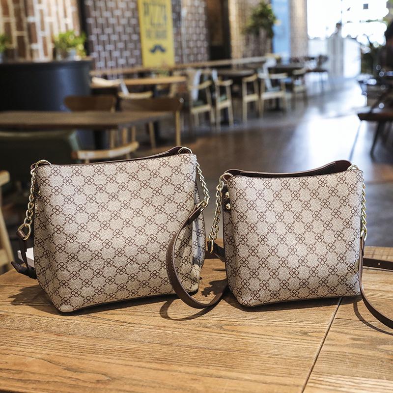 Retro Printed Bucket Bag for Women Spring and Summer New European and American Fashion Large Capacity One Shoulder Oblique Cross Chain Bag