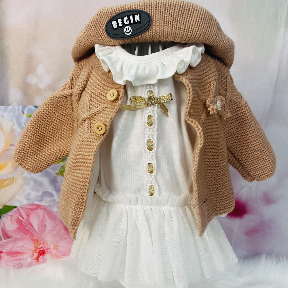 

3 шт. аксессуары для кукол, костюм 22-23 дюймов, кукла реборн, настоящая детская модель, комплект одежды, вязаное шерстяное пальто + шапка + рубашка suit 22-23 inch Doll светло-коричневого