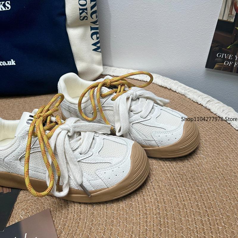 Fashion New Women Sneakers Top Quality Fashion Women Flats Breathable Men Casual Shoes Lace Up Sports Running Shoes Vintage Shoes