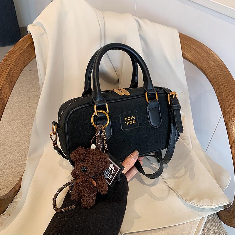 Frosted retro bag women's autumn and winter new versatile shoulder messenger bag high-end portable pillow bag