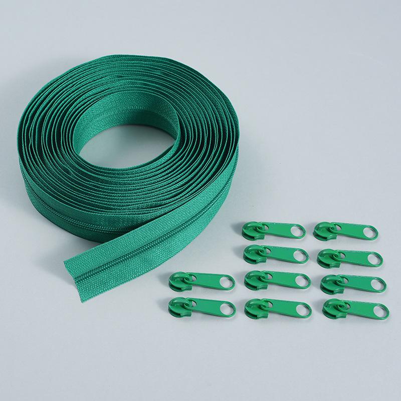 Resin Zippers with #3 Lifting Ring Pulls Close-end for Sewing Bulk, Nylon Plastic Zippers for DIY Tailor Sewing Craft Bags Garment Clothing(10m/3#)