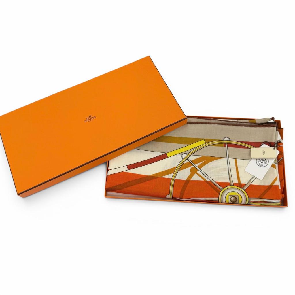 Pristine HERMES scarf Carriages in elaborate designs cashmere Women Used