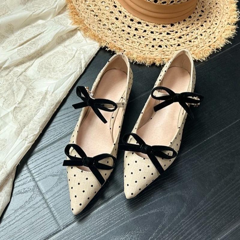 Mode Niedliche Schleife Doppelschnalle Niedriger Absatz Pumps Damenmode Gepunktete Spitze Designer Schuhe Komfort Weiche Sohle Pendler Büro Schuhe
