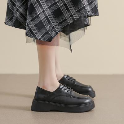 Zapatos pequeños de cuero para mujer 2025 con cordones estilo británico primavera zapatos de vestir mocasines negros mocasines de plataforma tipo muffin con suela blanda