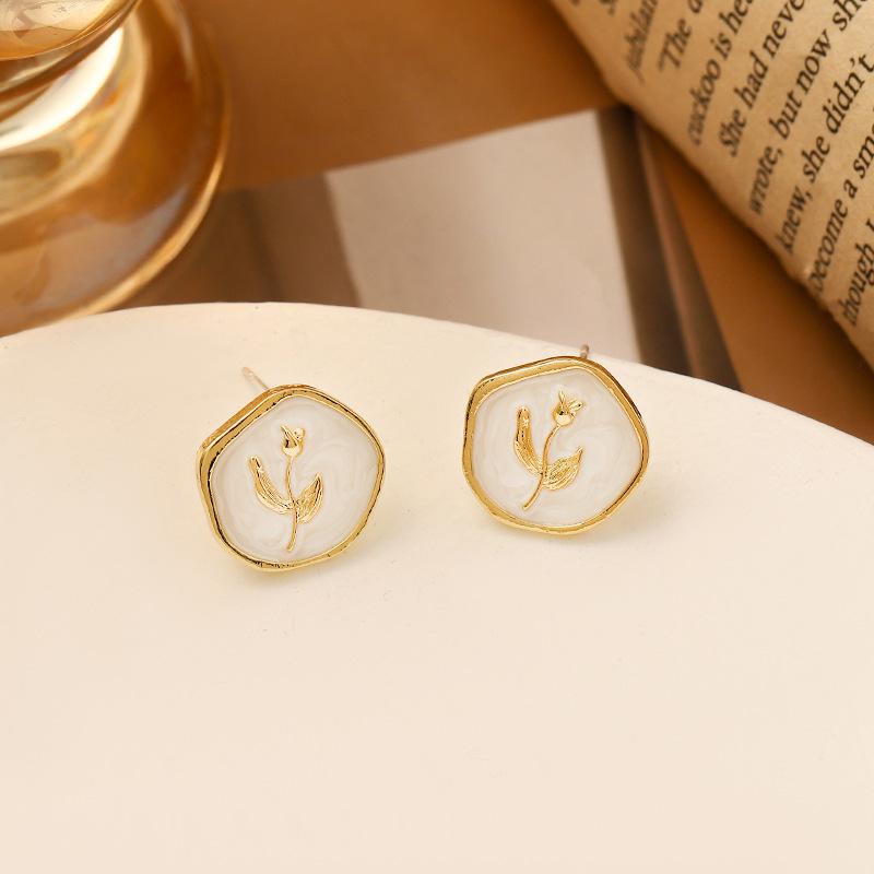 Geometric Korean Fashion Light Luxury Niche Stud & Dangle Earrings for Summer