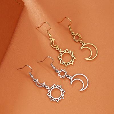 1 Pair Fashion Retro Hollow Earrings Bohemian Style Alloy Sun Moon Earrings Ethnic Asymmetric Design Drop Earrings for Women