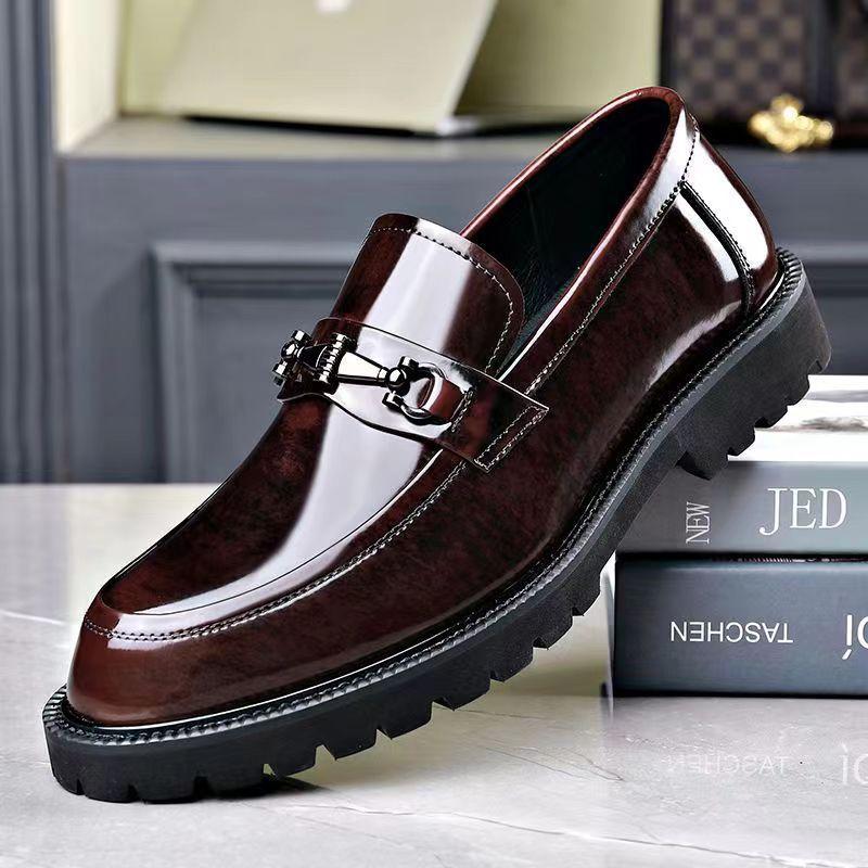 

Men s shoes 2025 new spring leather loafers men s business casual leather shoes one pedal lazy Doudou tide shoes 44 темно-коричневого