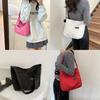 Versatile Soft Fabric Shoulder Bag For Women In Fashionable Colors And Chic Style