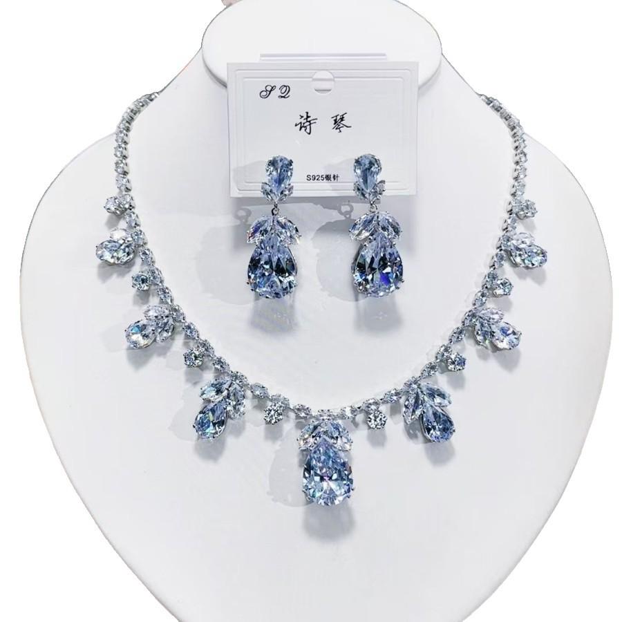 

Женский Новый Модный Тренд Циркон Белый Тюльпан Набор Серьги с Ожерельем 2025 белый