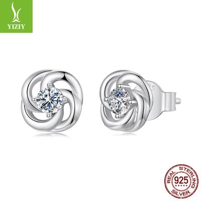 Four-Leaf Clover D-Color Moissanite Stud Earrings S925 Sterling Silver Simple Versatile Ear Hole Earrings Women