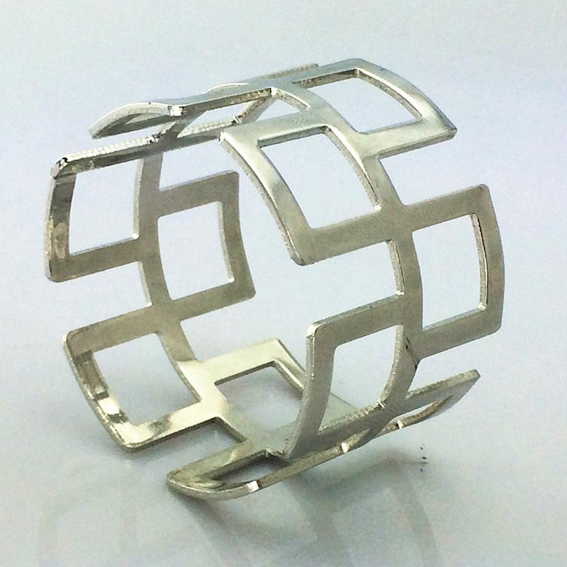 Elegant Metal Napkin Ring for Table Setting Décor